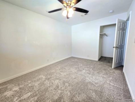 5894 Castle Run San Antonio TX 78218
