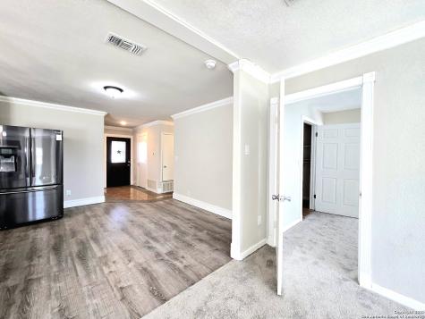 5894 Castle Run San Antonio TX 78218