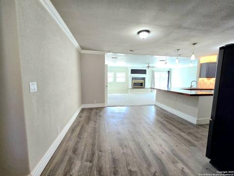 5894 Castle Run San Antonio TX 78218