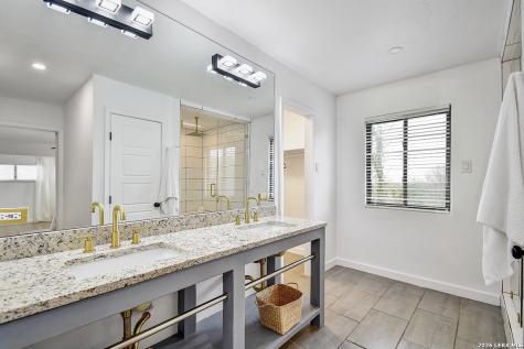 568 W Quill Drive San Antonio TX 78228