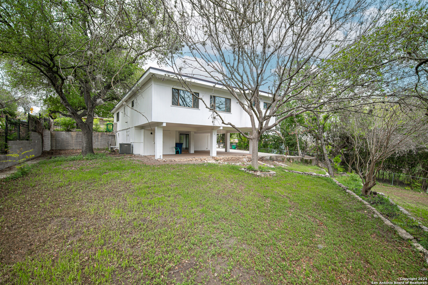 568 W Quill Drive San Antonio TX 78228