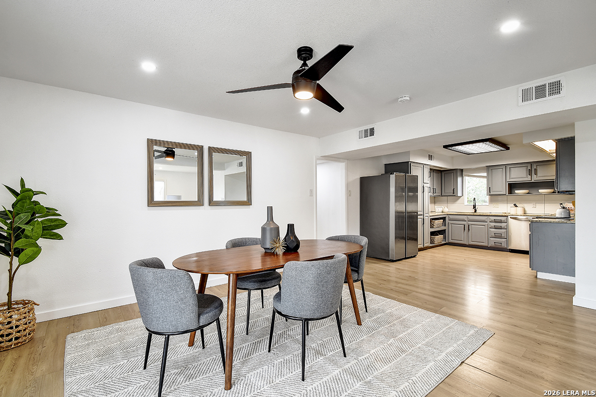568 W Quill Drive San Antonio TX 78228