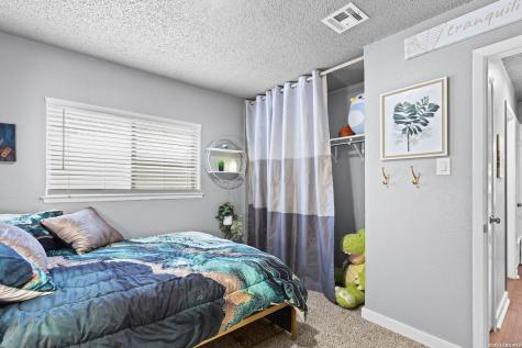 5250 Gordon Cooper Kirby TX 78219