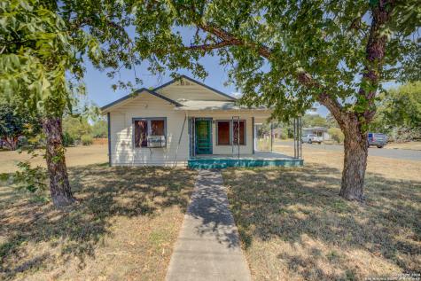 415 S Guadalupe Street Seguin TX 78155