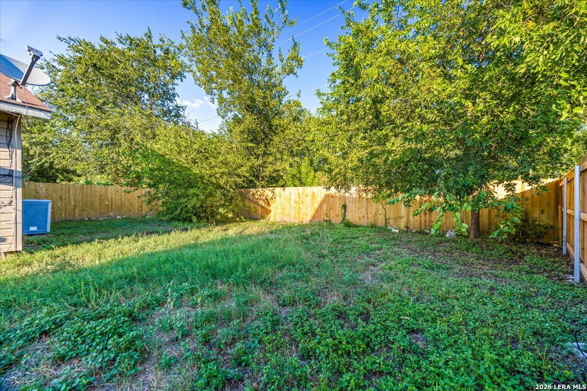 7906 Laurel Bend San Antonio TX 78250