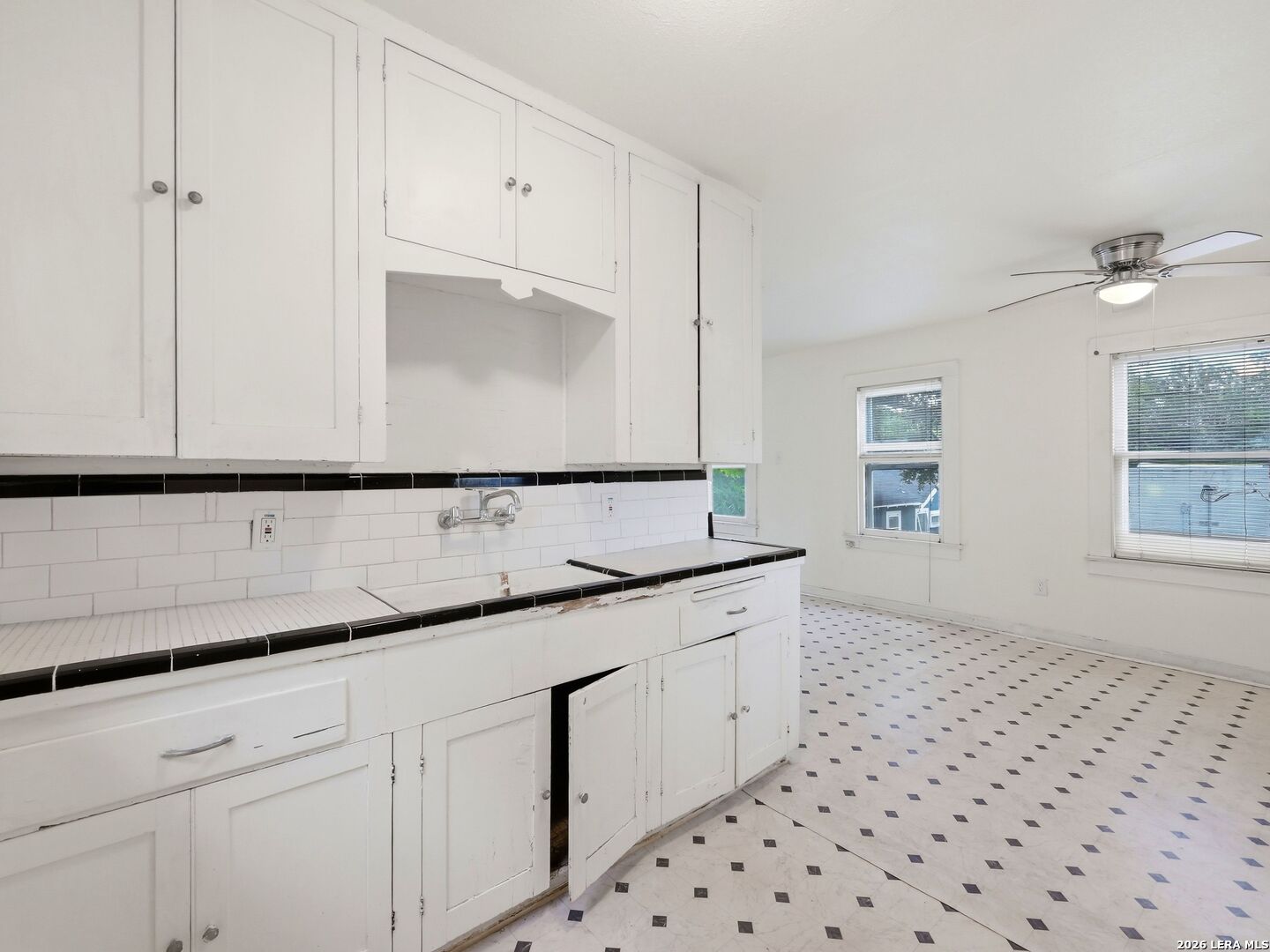 1549 W Huisache Avenue San Antonio TX 78201