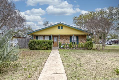 215 W Pecos Street Uvalde TX 78801