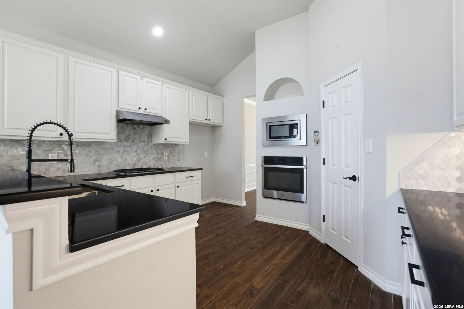 27 Fonthill Way San Antonio TX 78218