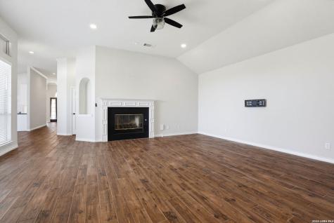 27 Fonthill Way San Antonio TX 78218