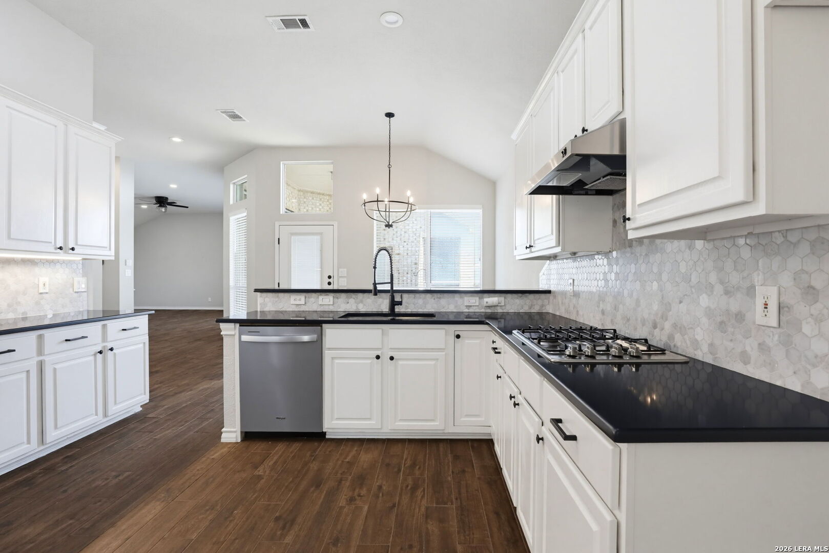 27 Fonthill Way San Antonio TX 78218