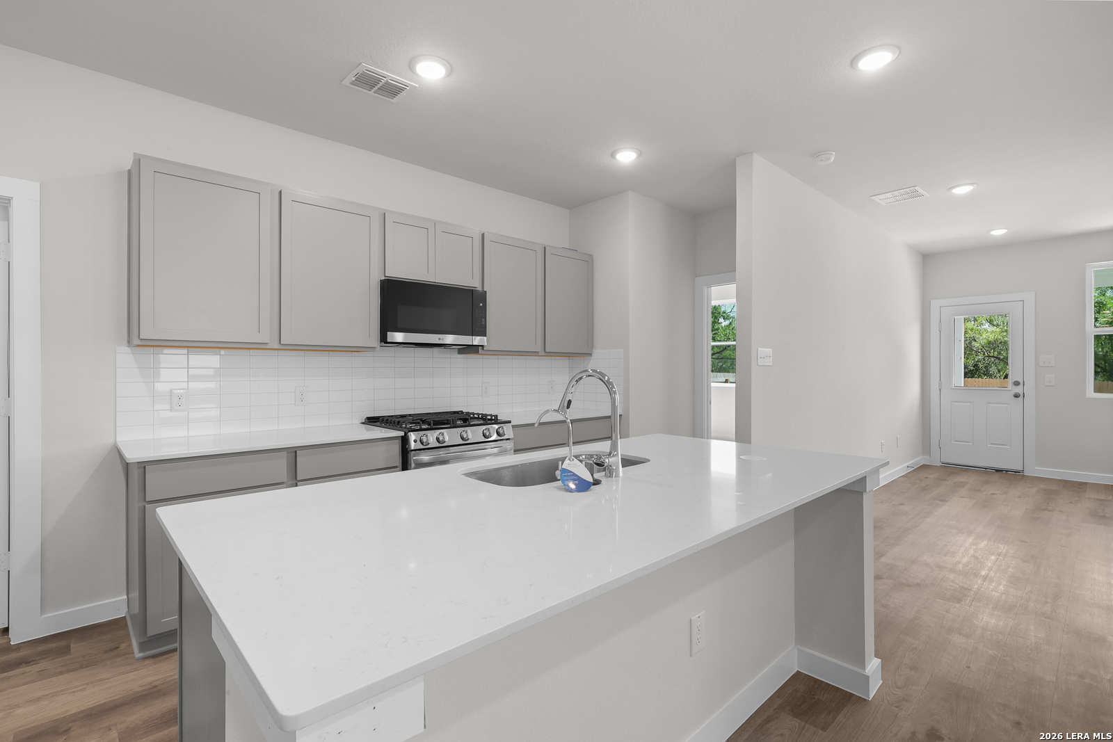 9934 Chavaneaux Landing San Antonio TX 78221