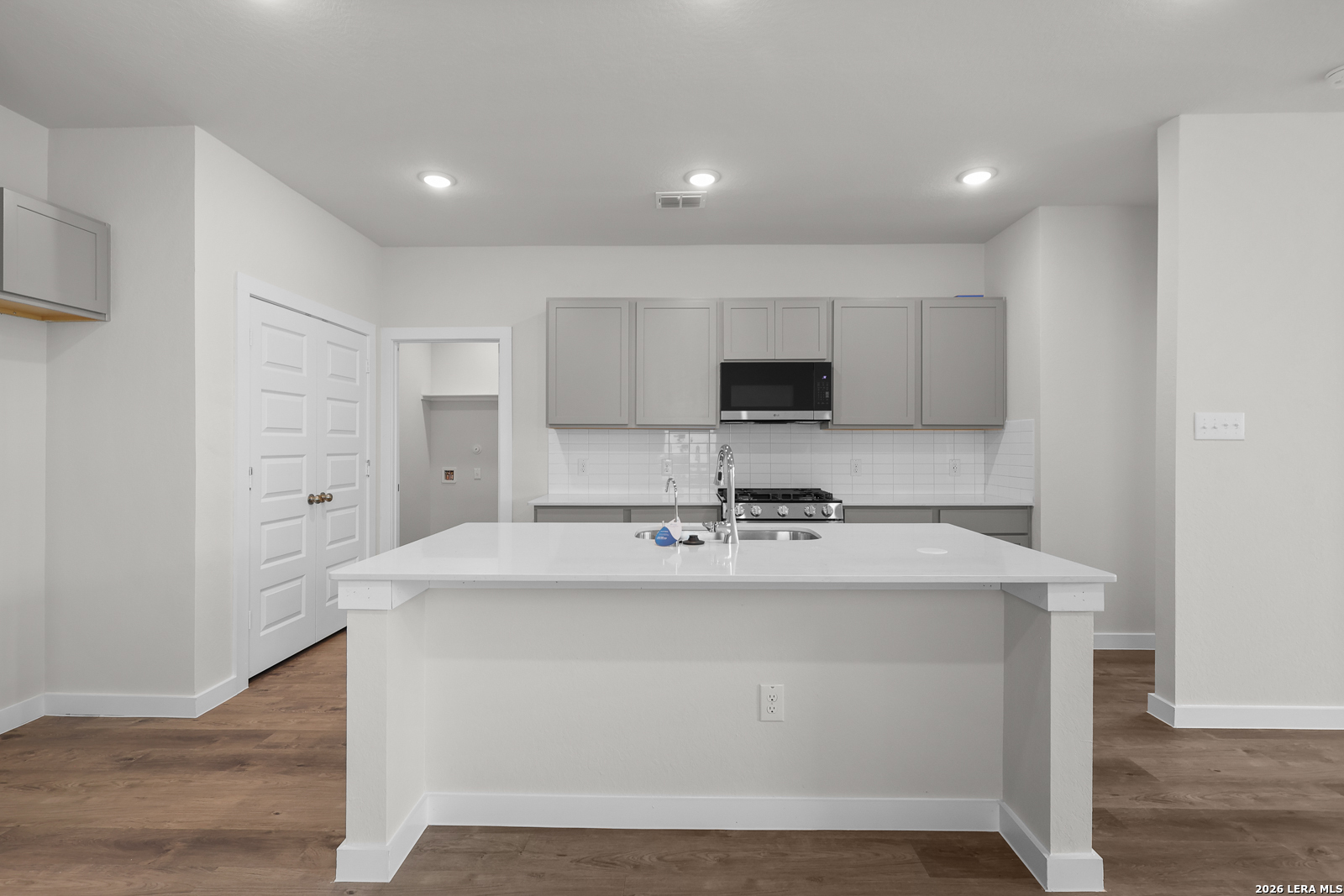 9934 Chavaneaux Landing San Antonio TX 78221