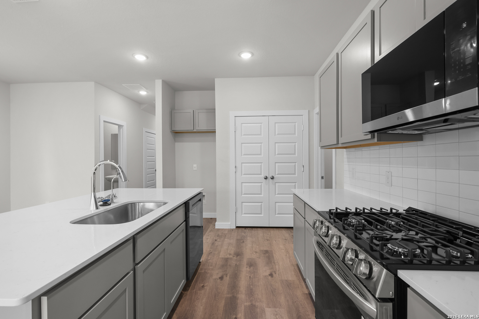 9934 Chavaneaux Landing San Antonio TX 78221