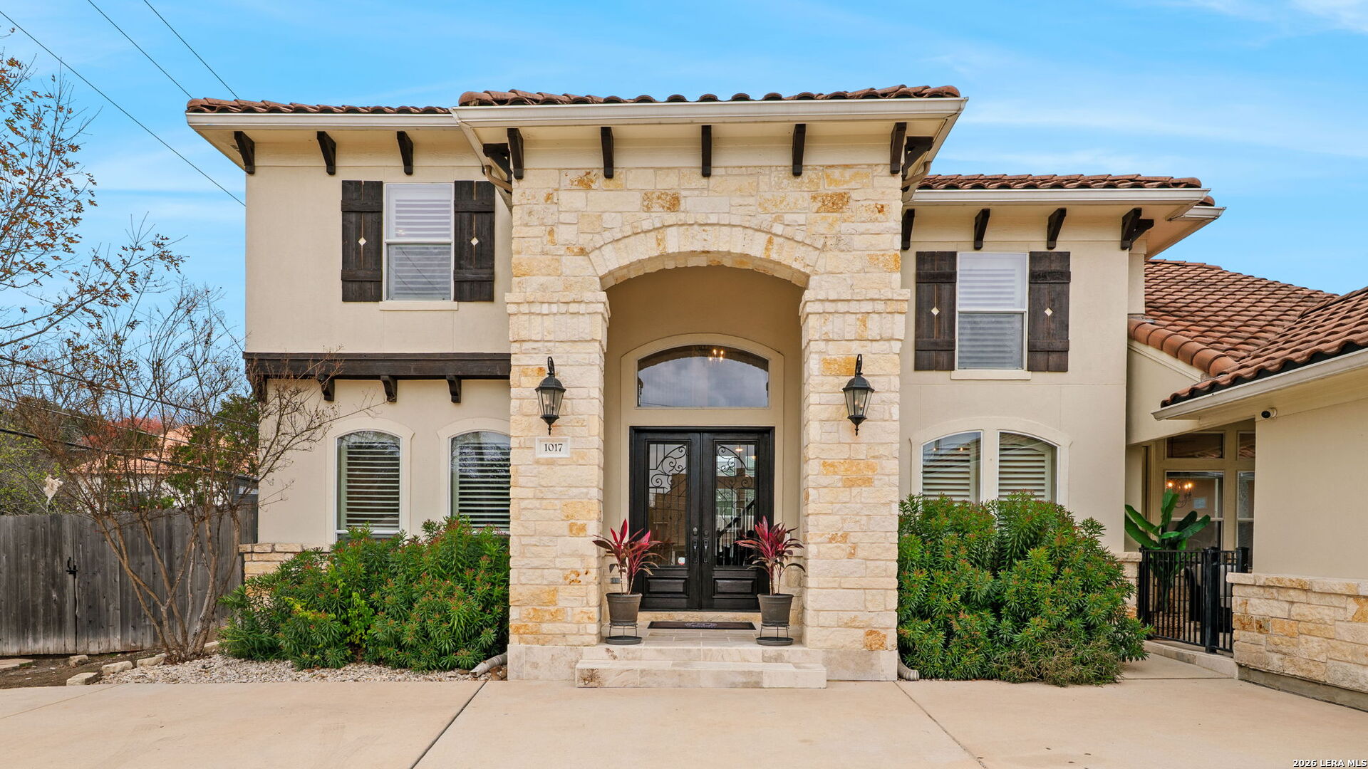 1017 Garraty Terrell Hills TX 78209