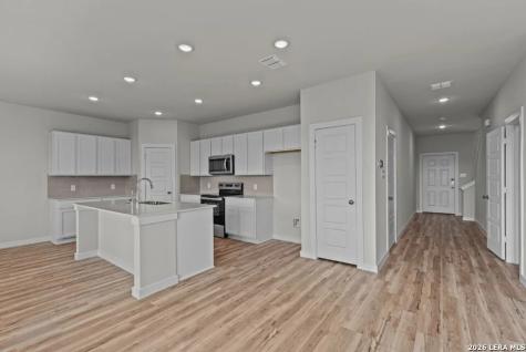 12411 Spike Heights San Antonio TX 78245