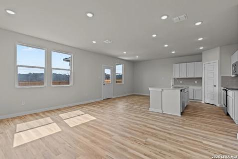 12411 Spike Heights San Antonio TX 78245