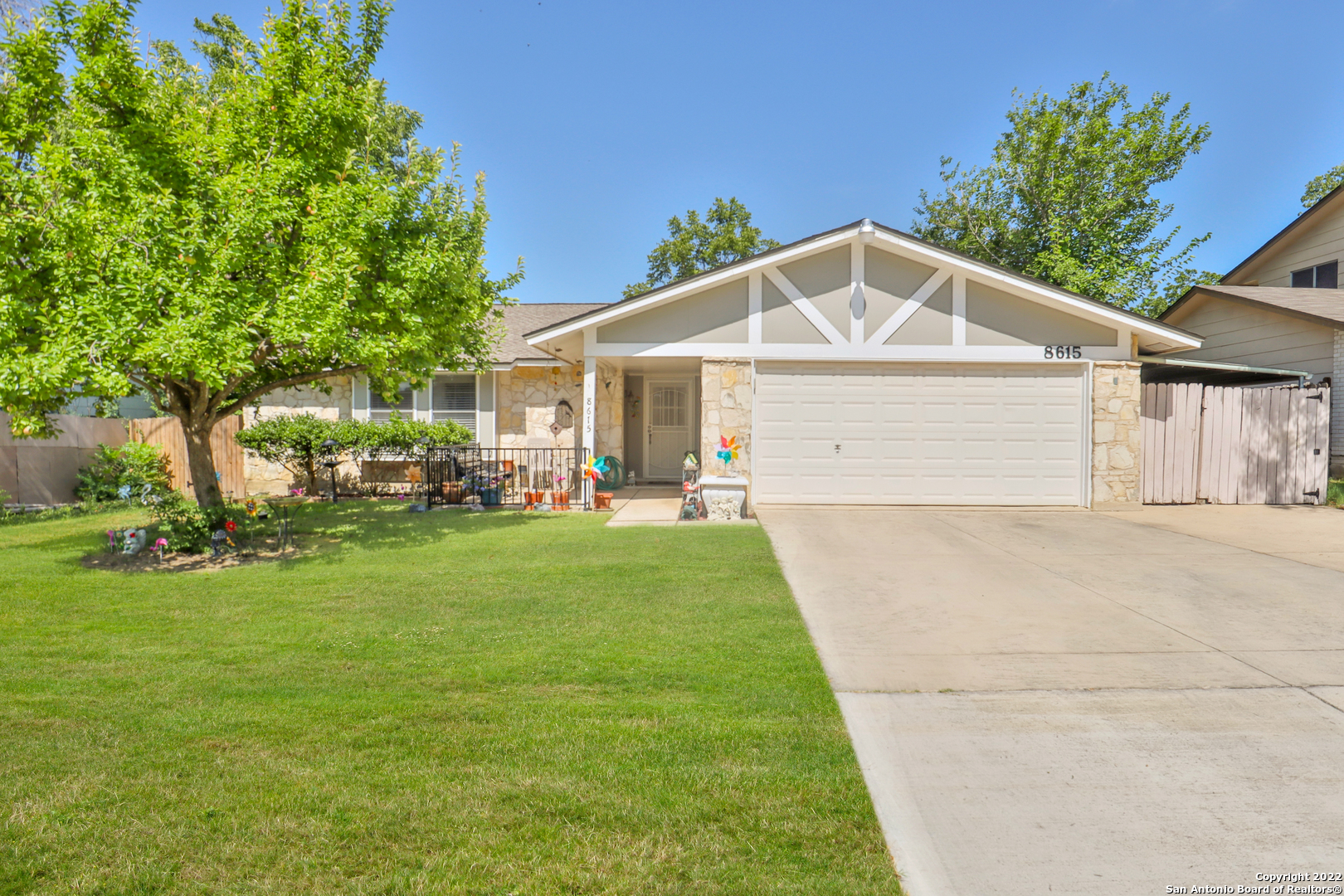 8615 Glen Mont San Antonio TX 78239
