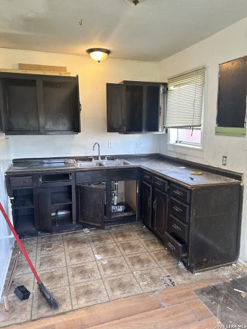 130 W Wildwood San Antonio TX 78212