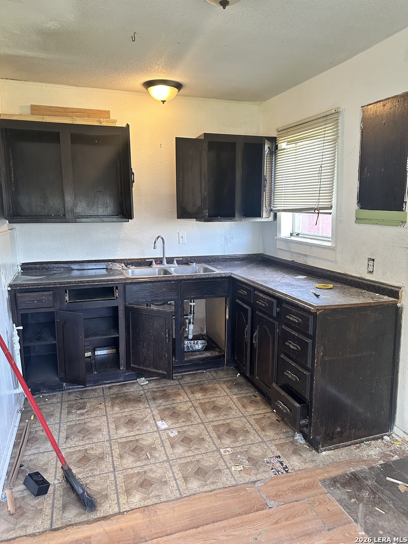 130 W Wildwood San Antonio TX 78212