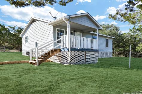 162 20th Street W Lakehills TX 78063