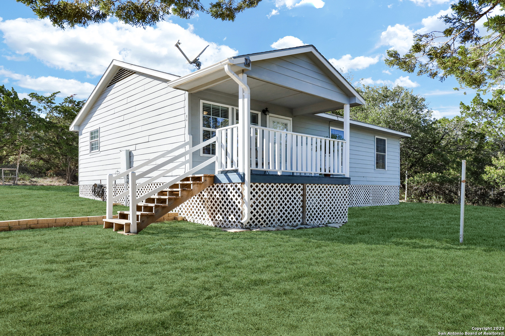 162 20th Street W Lakehills TX 78063