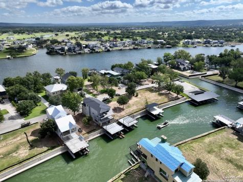 516 Lake Street Kingsland TX 78639
