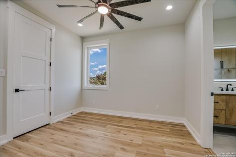 516 Lake Street Kingsland TX 78639