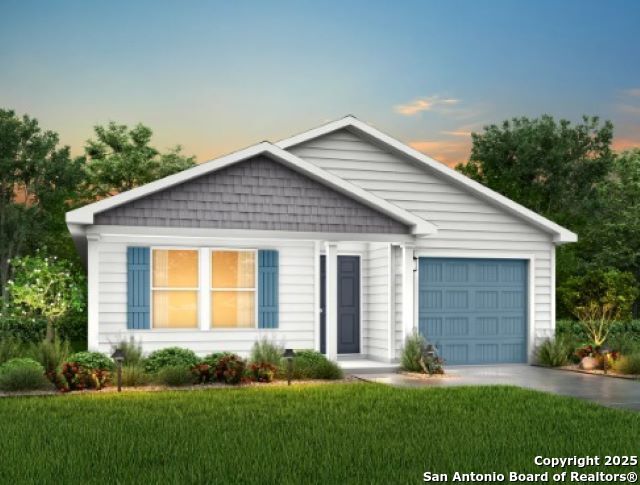707 Cadena Loop Kenedy TX 78119
