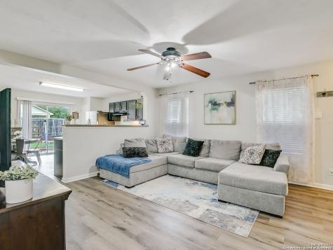 9907 Kent Forest San Antonio TX 78254