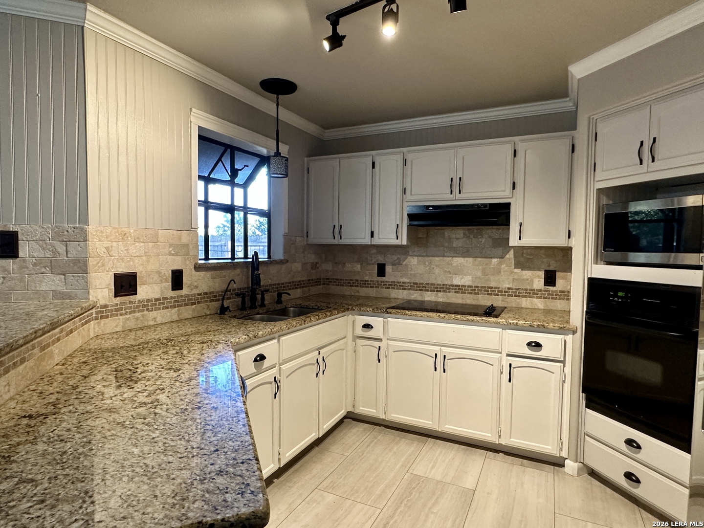 1147 Summit Crest San Antonio TX 78258