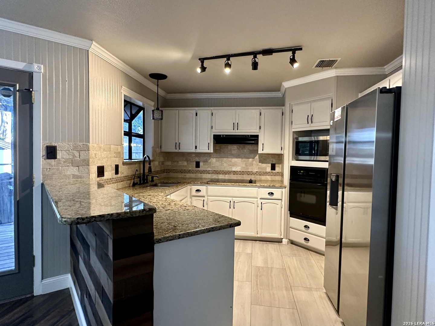 1147 Summit Crest San Antonio TX 78258