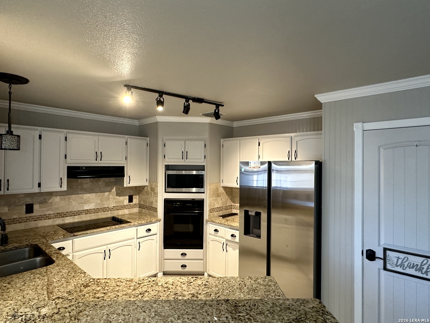 1147 Summit Crest San Antonio TX 78258