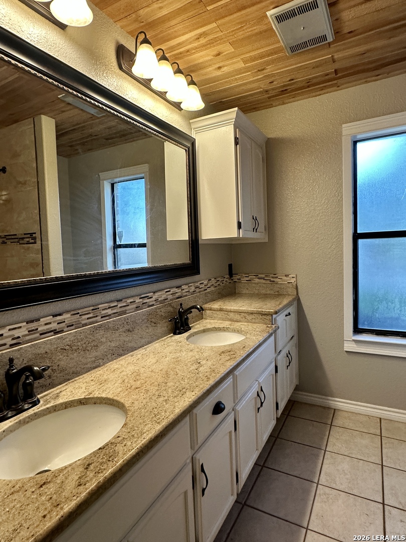 1147 Summit Crest San Antonio TX 78258