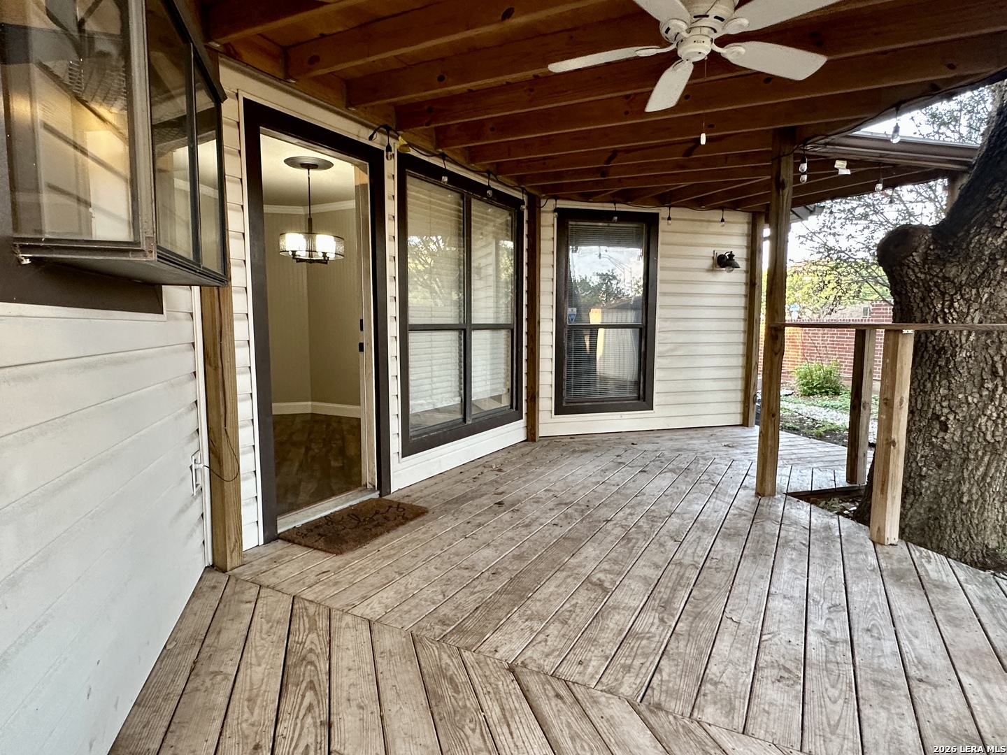 1147 Summit Crest San Antonio TX 78258