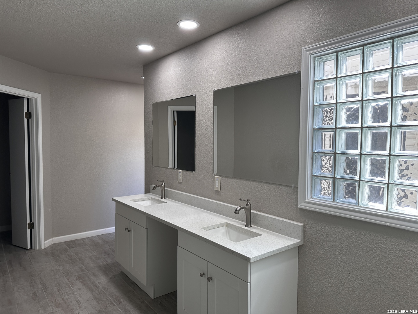 1147 Summit Crest San Antonio TX 78258