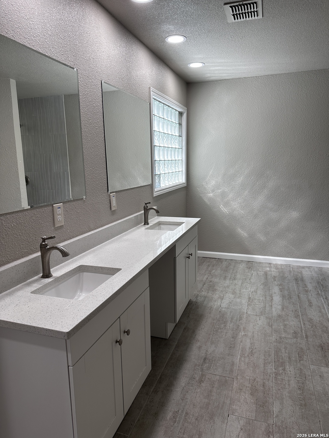 1147 Summit Crest San Antonio TX 78258