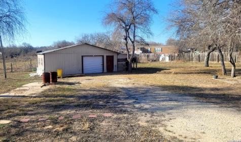 243 Creeks End Floresville TX 78114