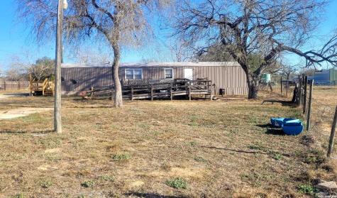 243 Creeks End Floresville TX 78114