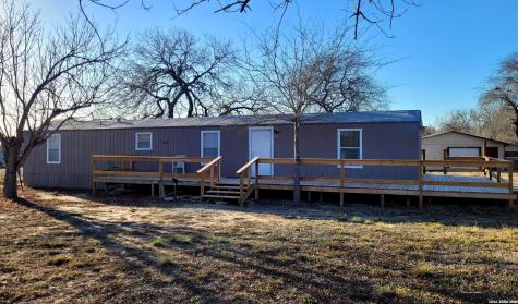 243 Creeks End Floresville TX 78114