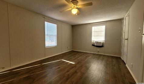 243 Creeks End Floresville TX 78114
