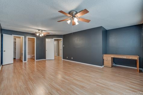 5030 Kenton Royalle San Antonio TX 78240