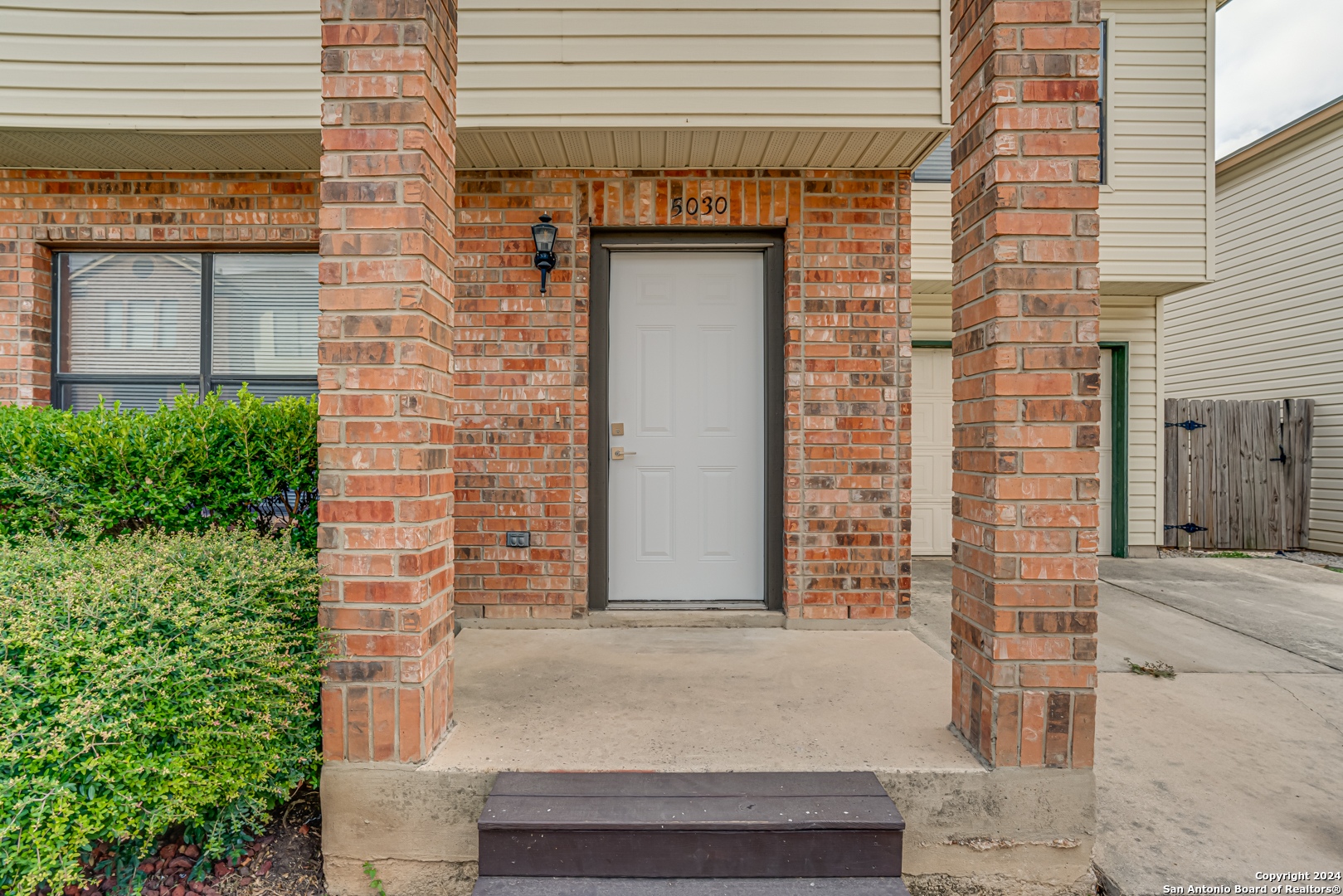 5030 Kenton Royalle San Antonio TX 78240