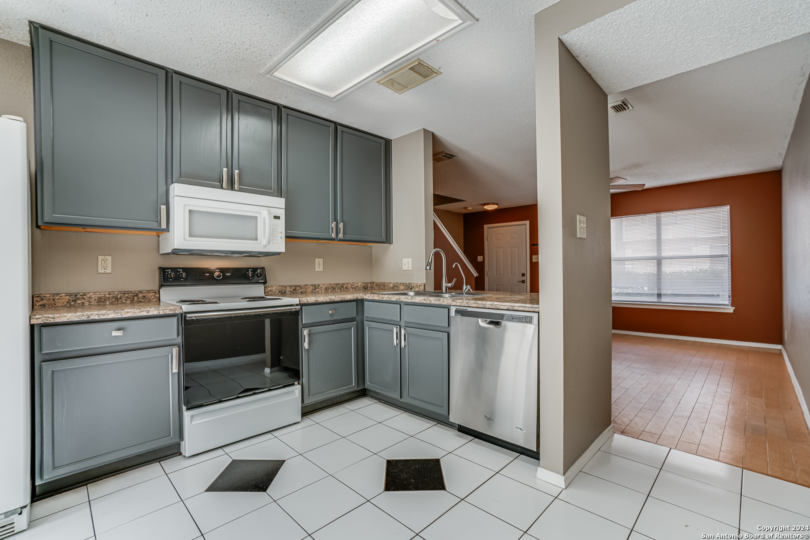 5030 Kenton Royalle San Antonio TX 78240