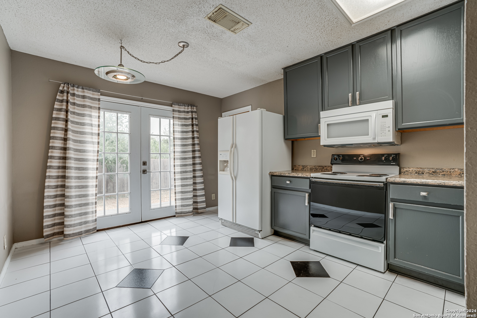 5030 Kenton Royalle San Antonio TX 78240
