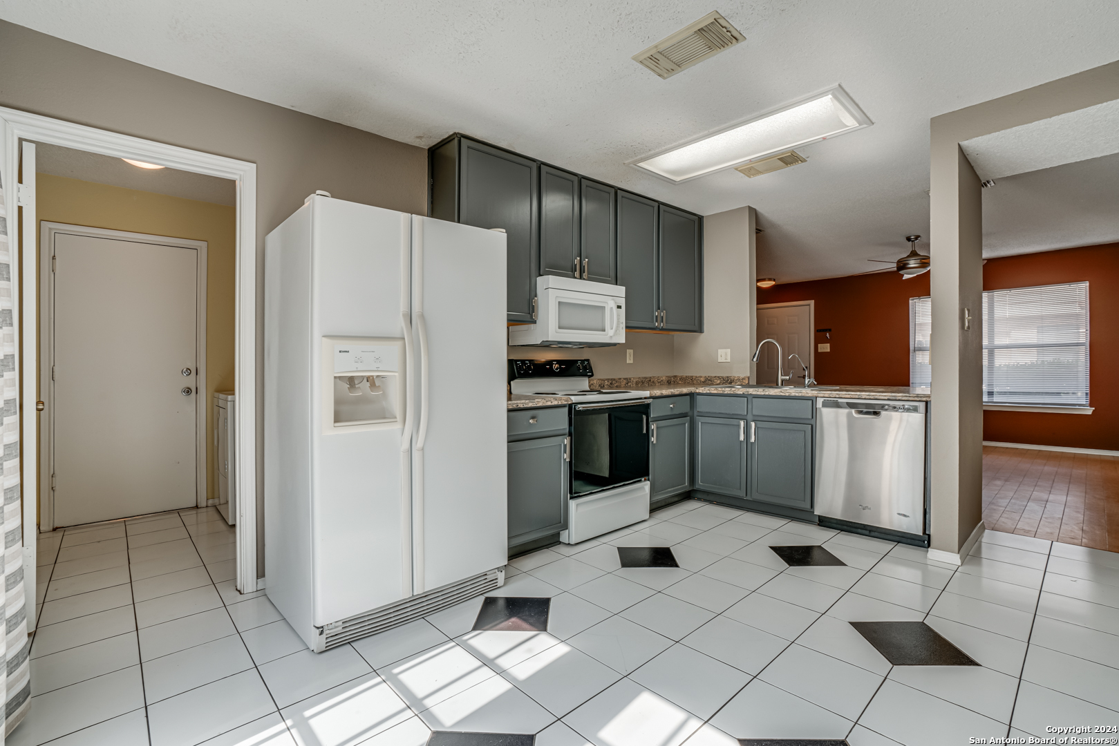 5030 Kenton Royalle San Antonio TX 78240