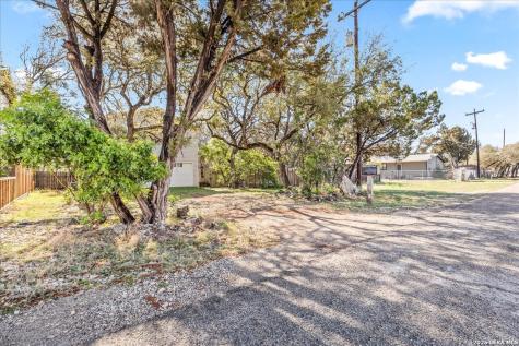 2748 Lakeshore Canyon Lake TX 78133