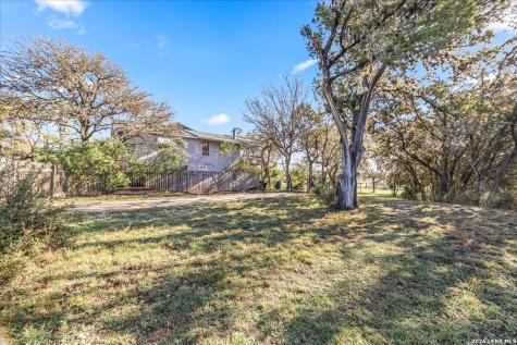 2748 Lakeshore Canyon Lake TX 78133