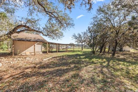 2748 Lakeshore Canyon Lake TX 78133