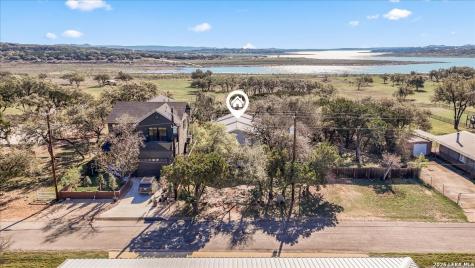 2748 Lakeshore Canyon Lake TX 78133