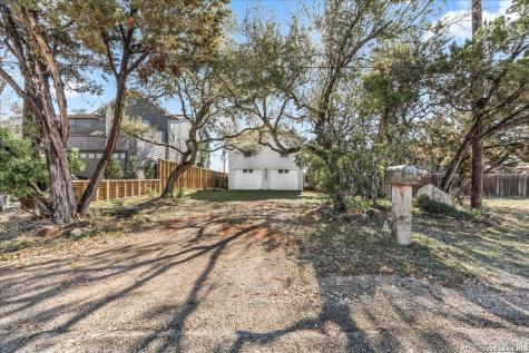 2748 Lakeshore Canyon Lake TX 78133